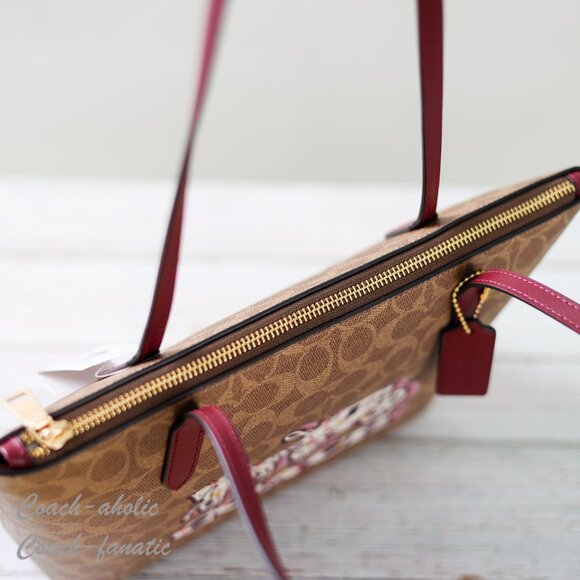 NWT Coach CX587 Fiona Tote Bag In Signature Canvas Horse & Carriage Print - Picture 9 of 11